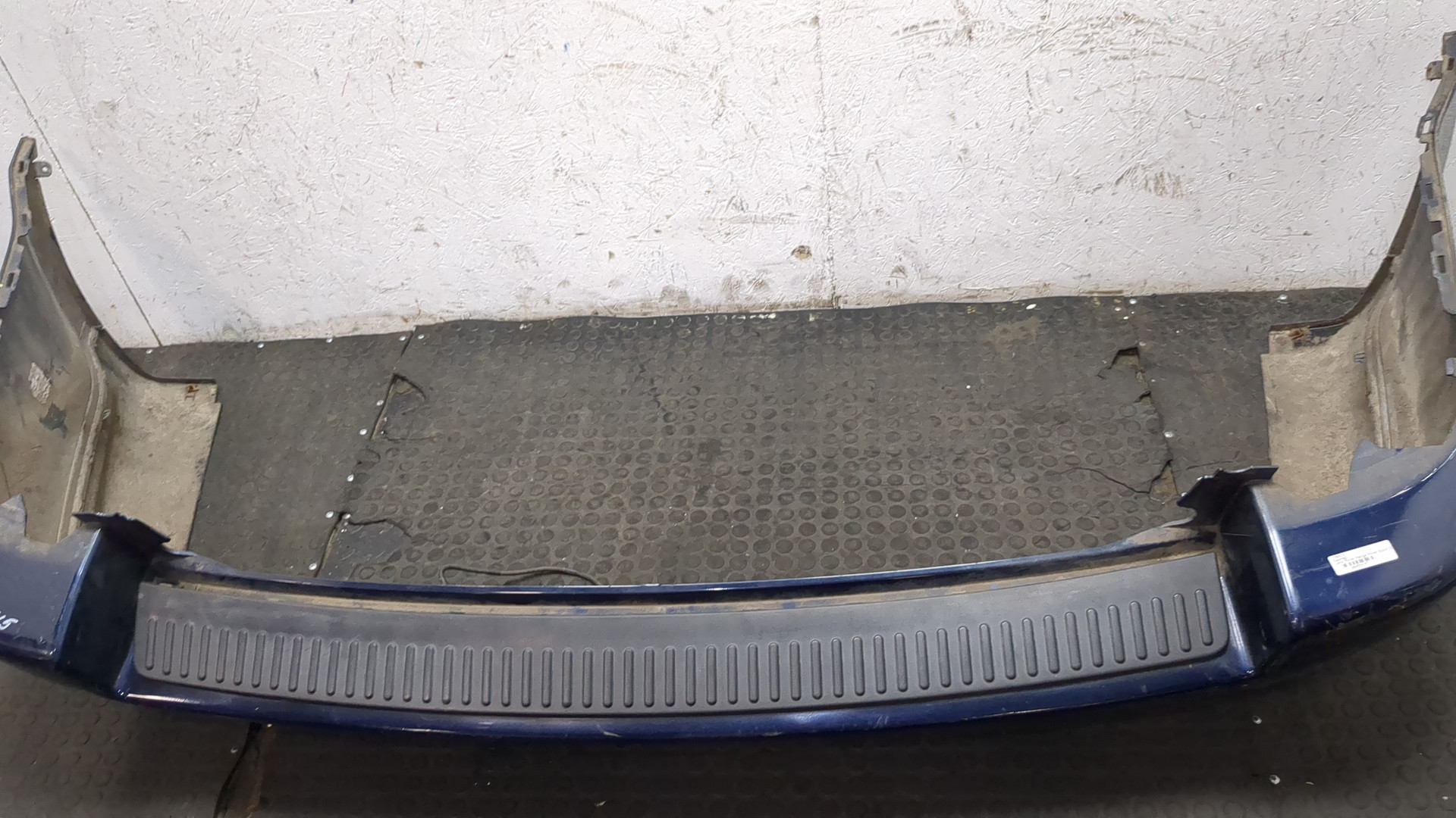 Бампер задний