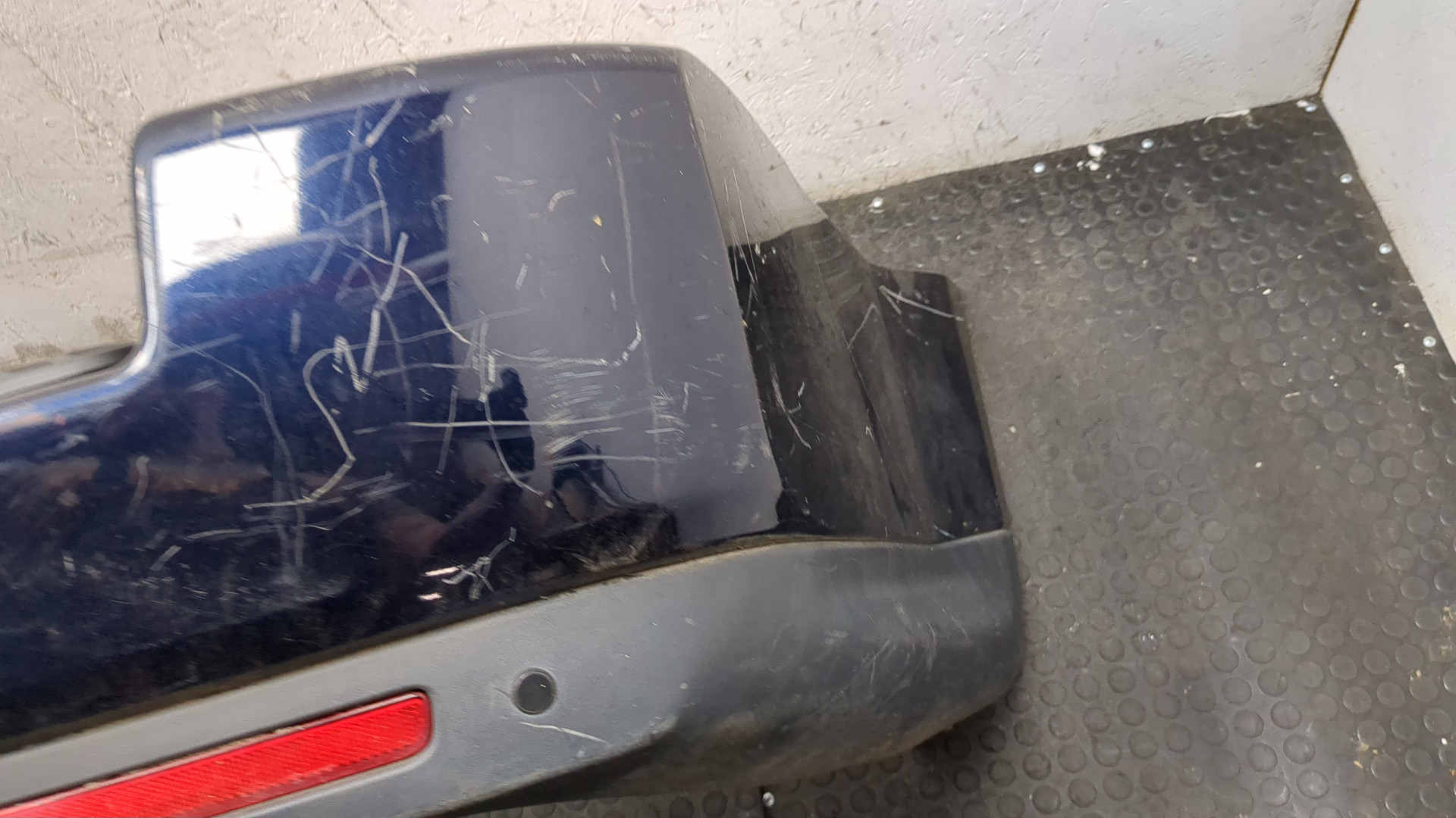 Бампер задний