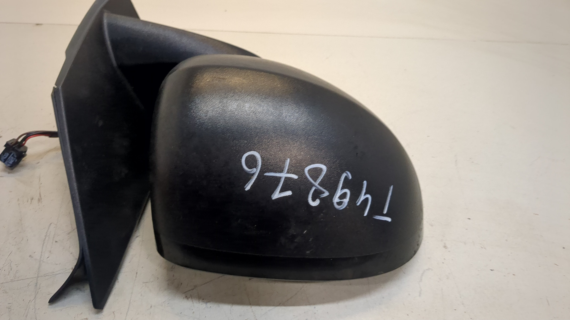 Зеркало правое электрическое