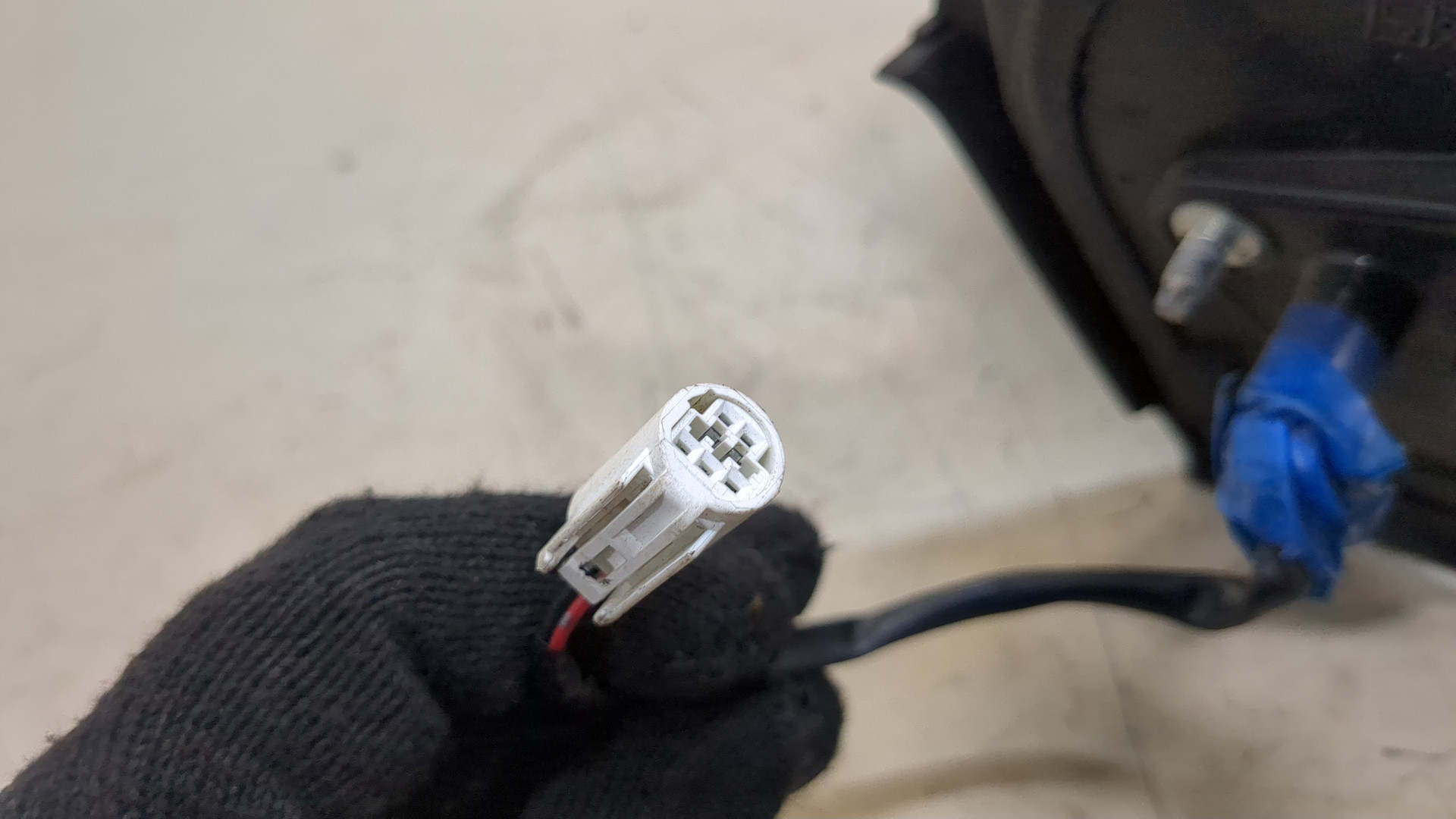 Зеркало левое электрическое