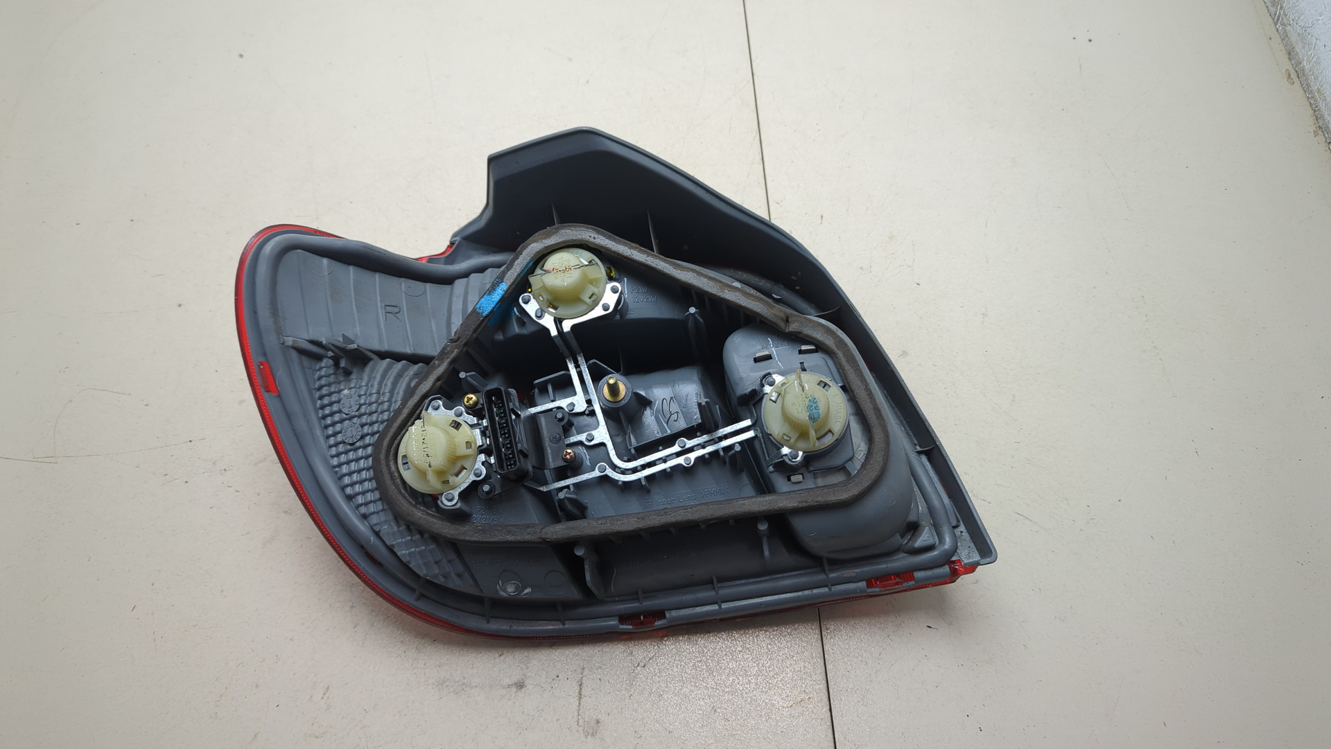 Фонарь задний правый