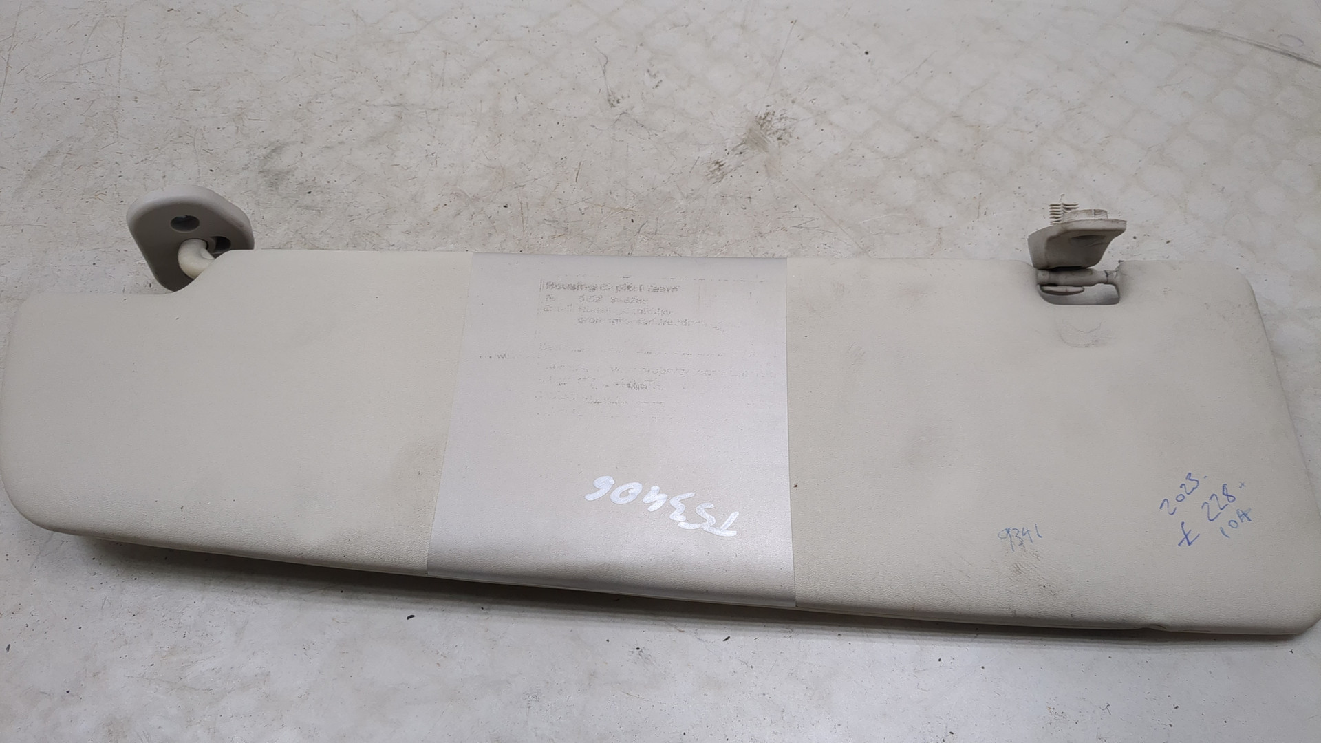 Козырек солнцезащитный