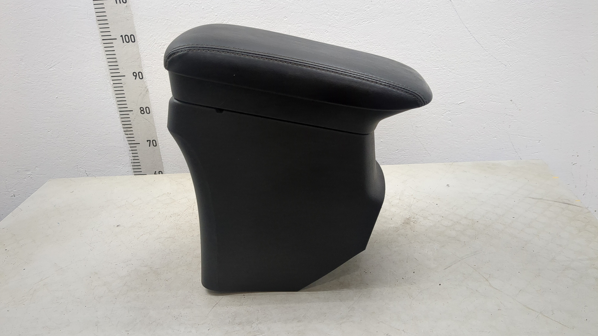 Подлокотник