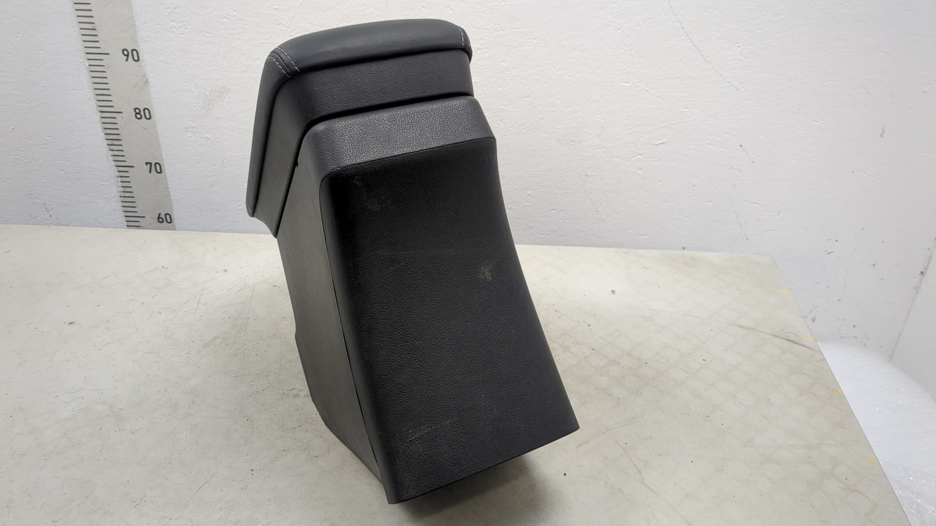 Подлокотник