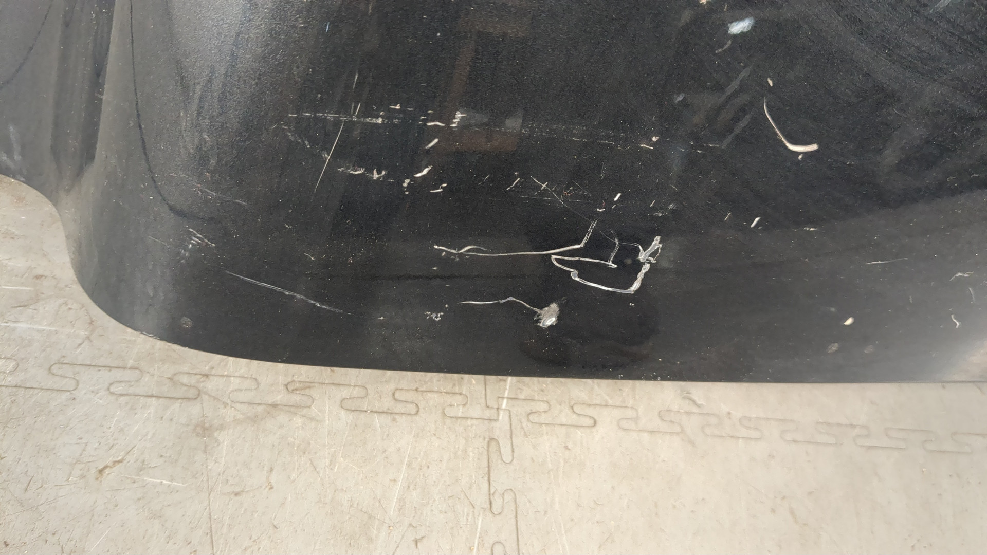 Крыло переднее правое