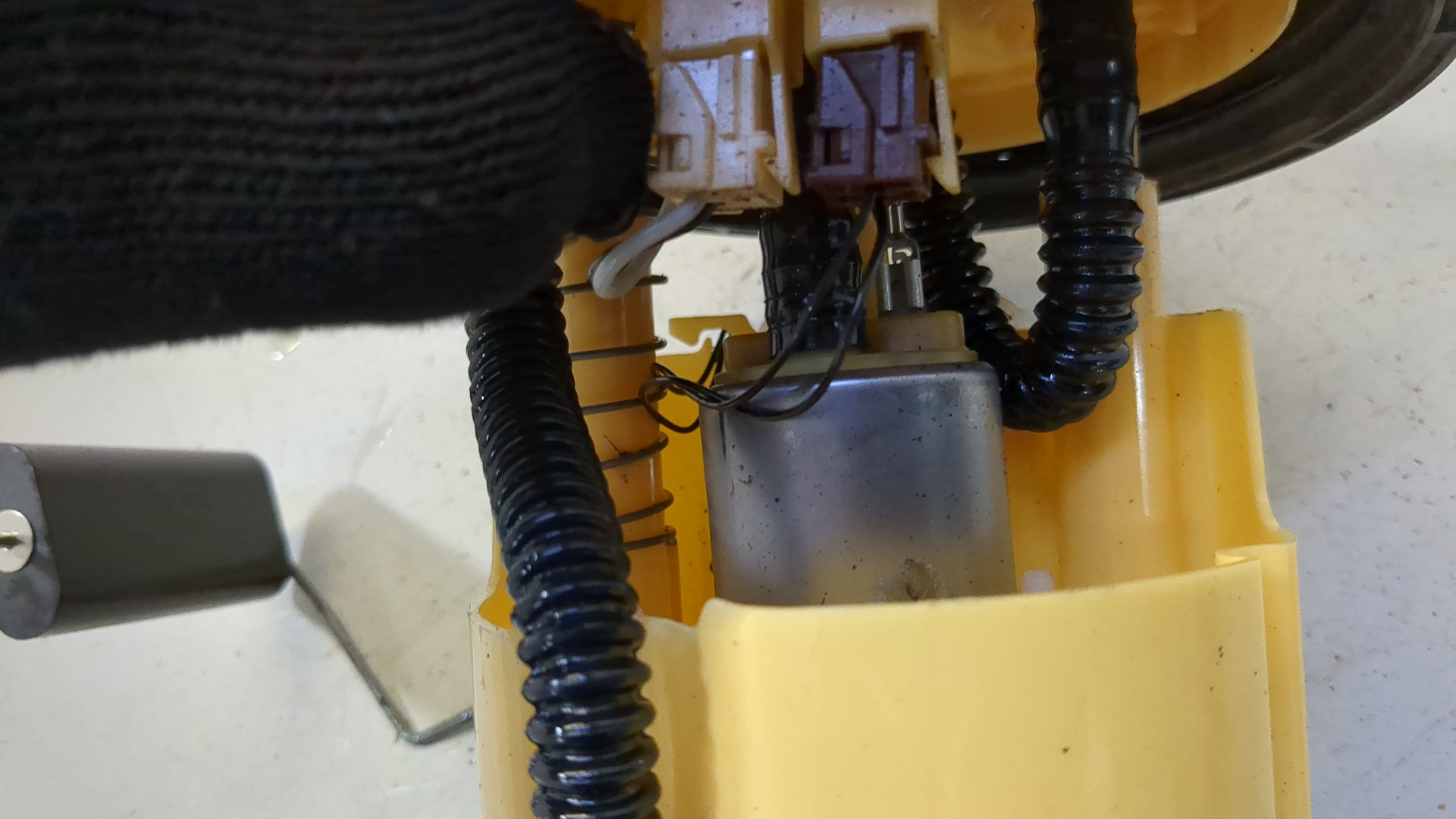 Насос топливный электрический