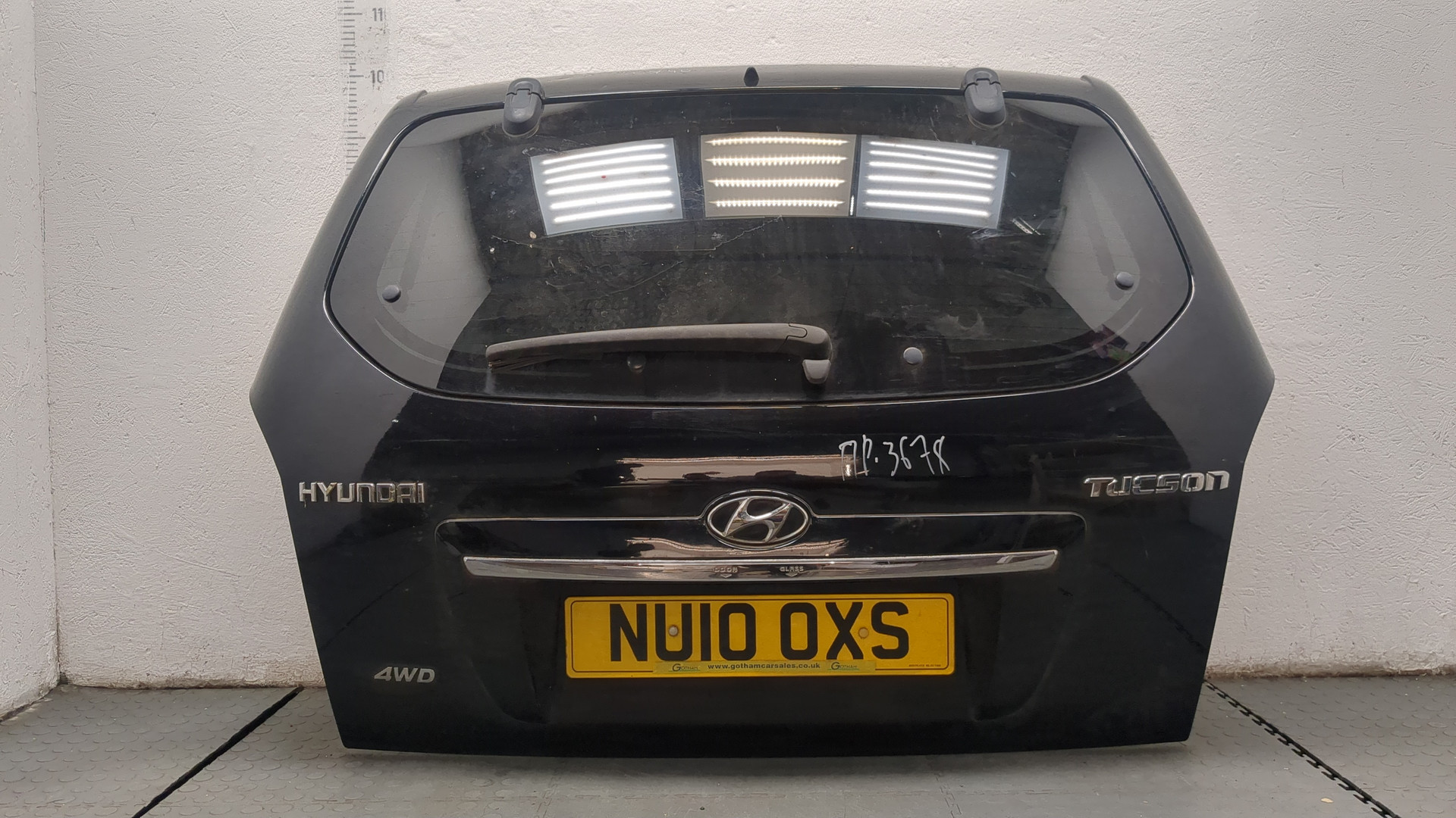 Дверь багажника