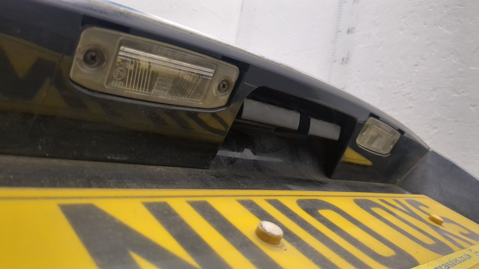 Дверь багажника