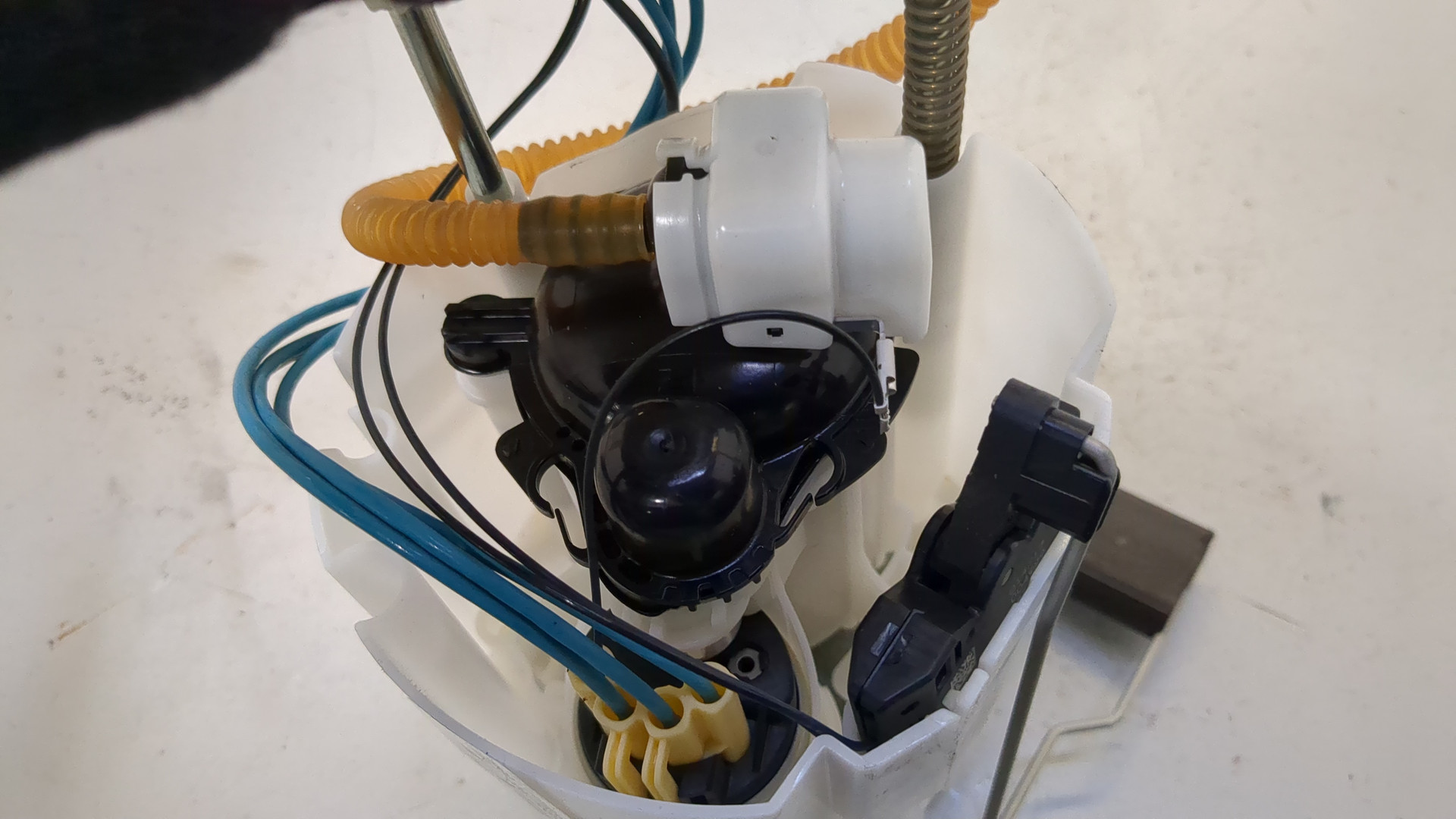 Насос топливный электрический