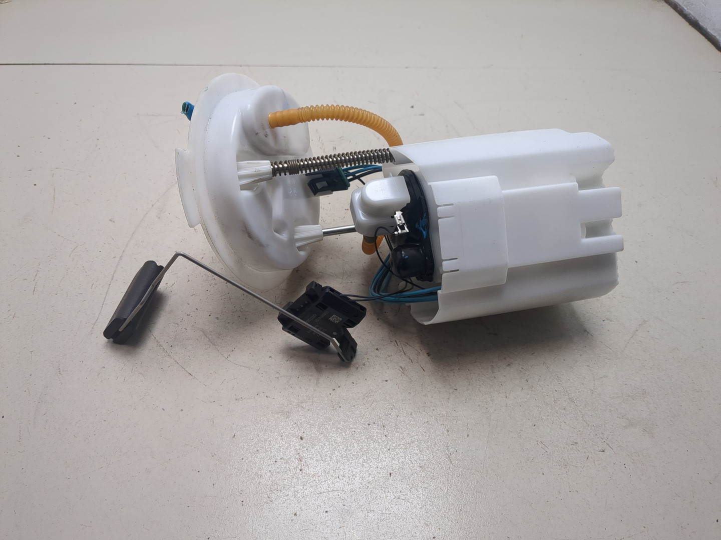 Насос топливный электрический