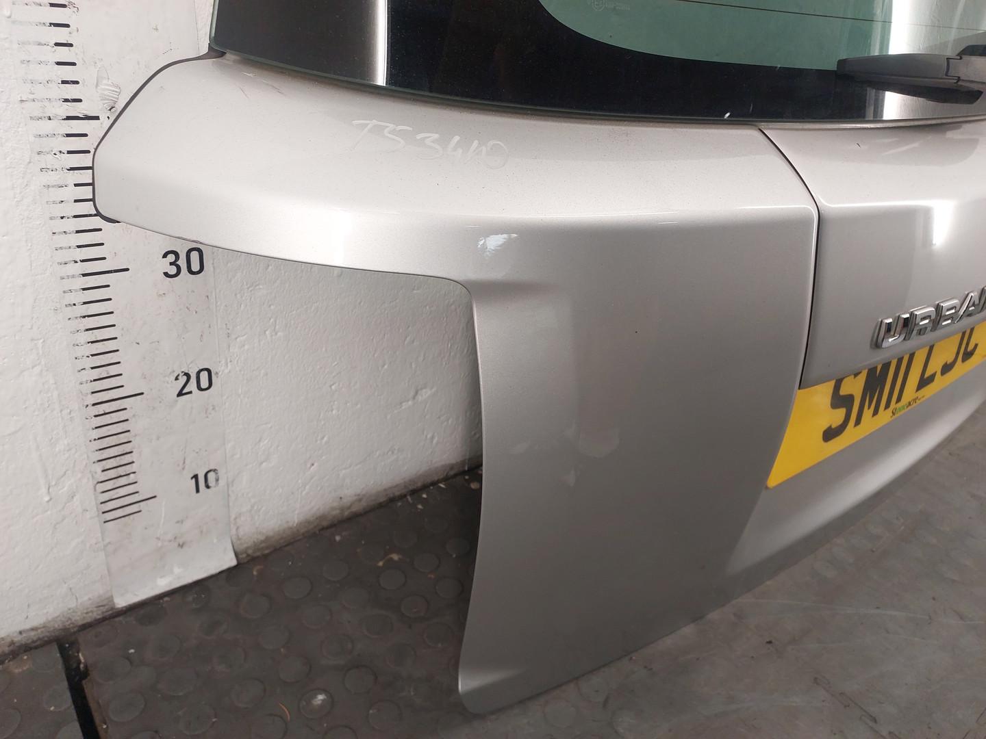 Дверь багажника