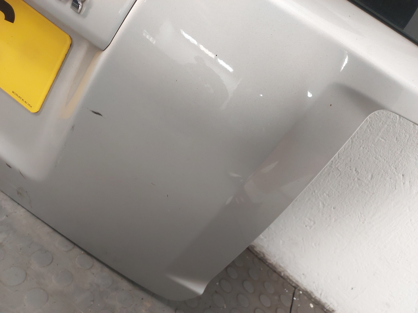 Дверь багажника