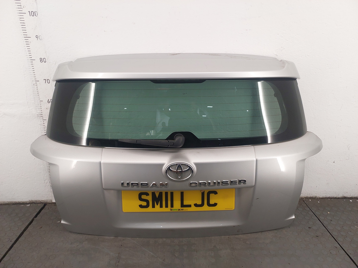 Дверь багажника