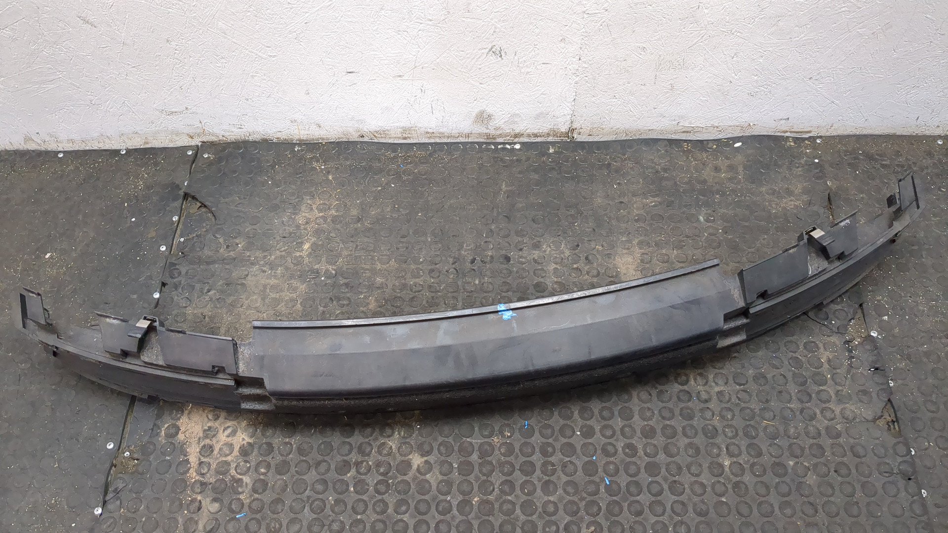 Кронштейн переднего бампера