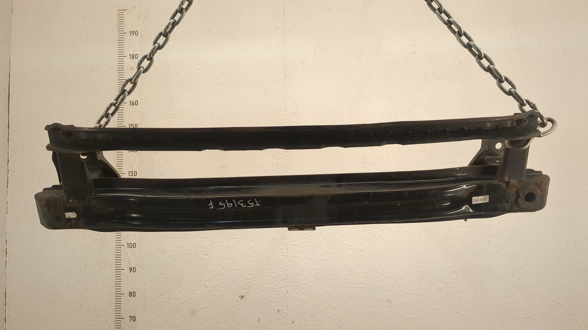 Усилитель переднего бампера