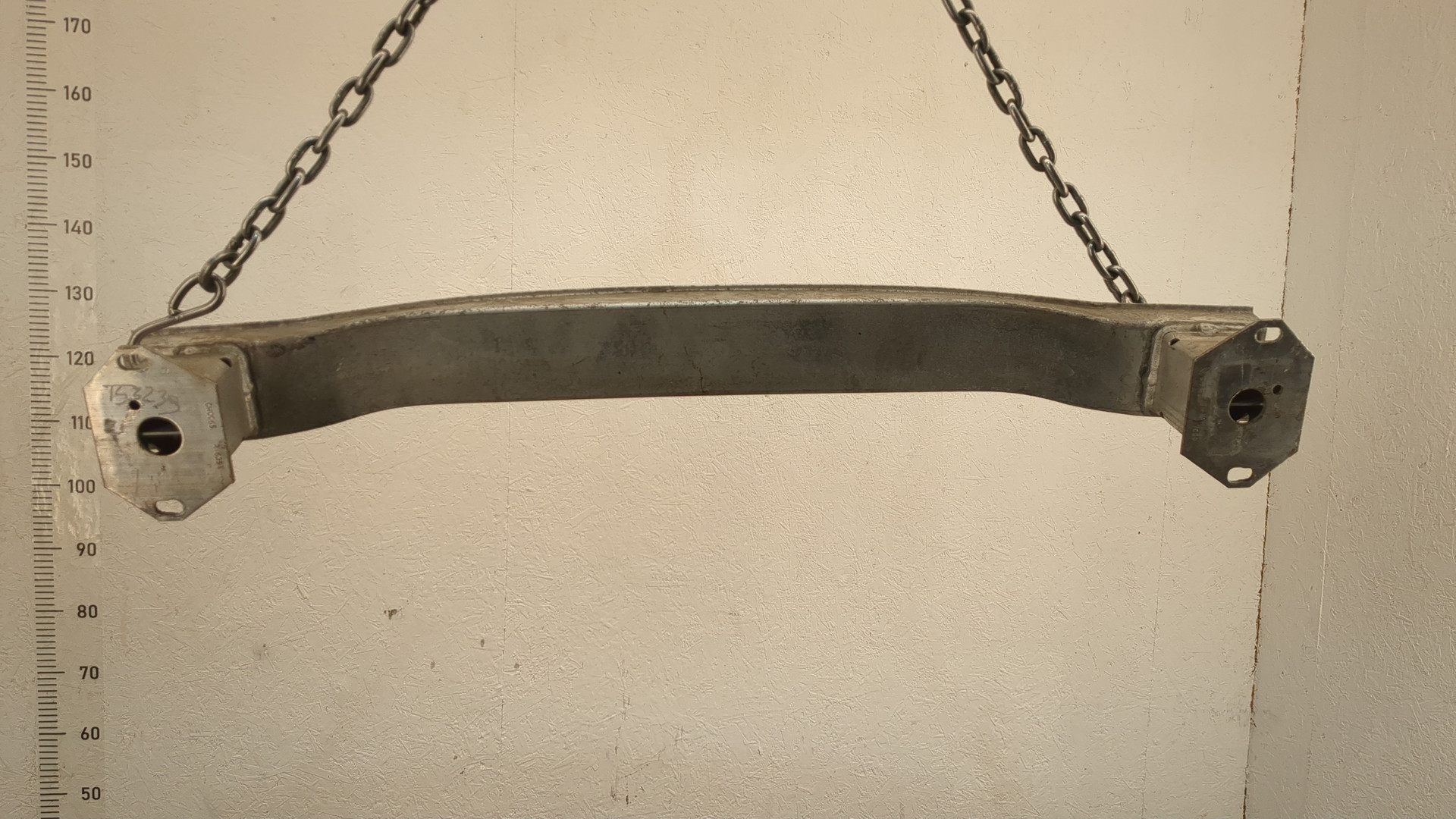 Усилитель заднего бампера