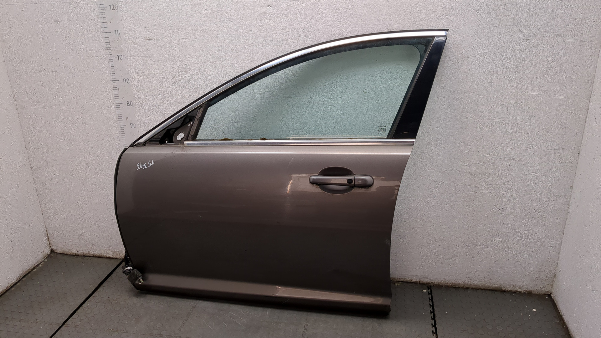 Дверь передняя левая