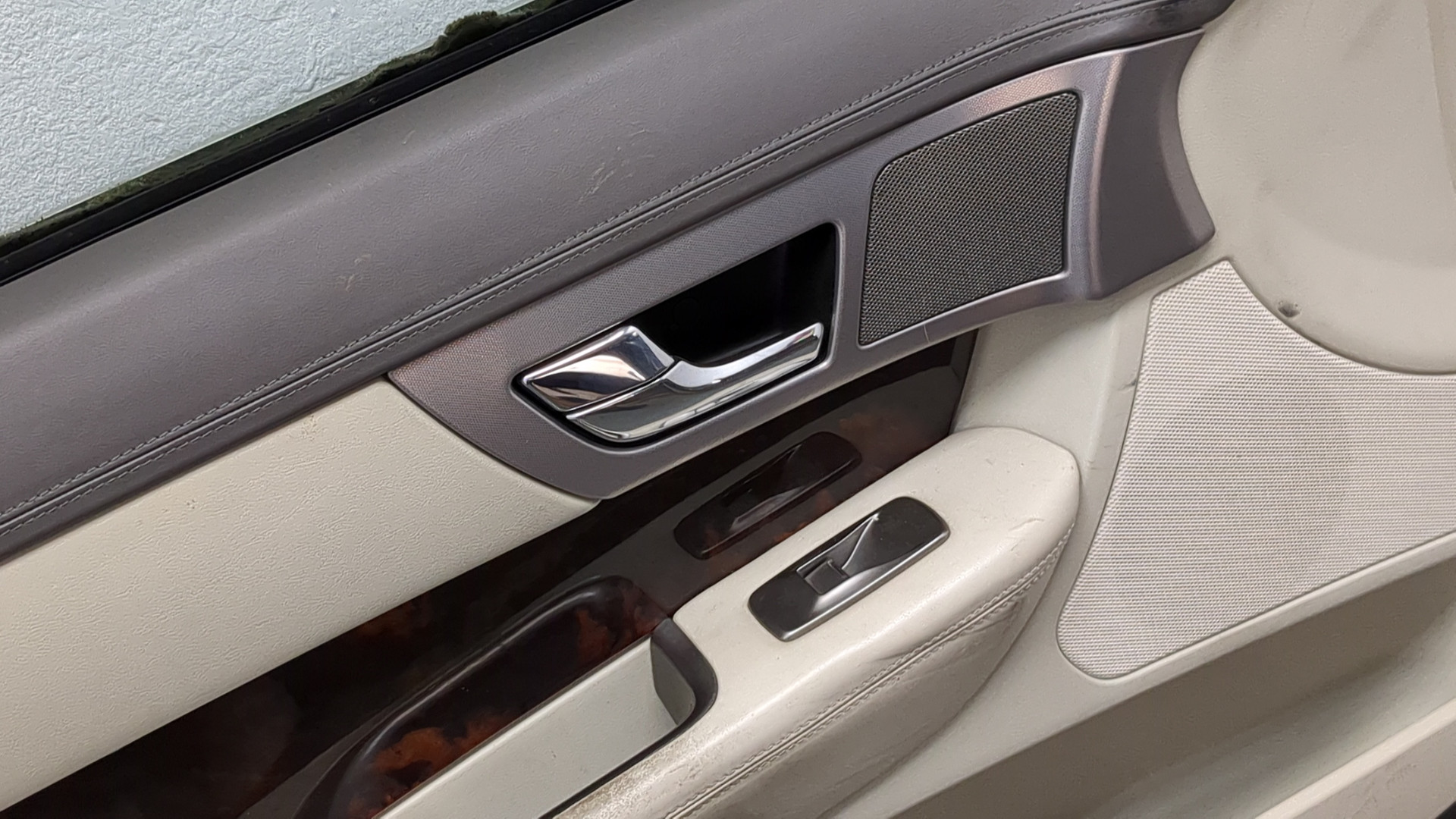 Дверь передняя левая