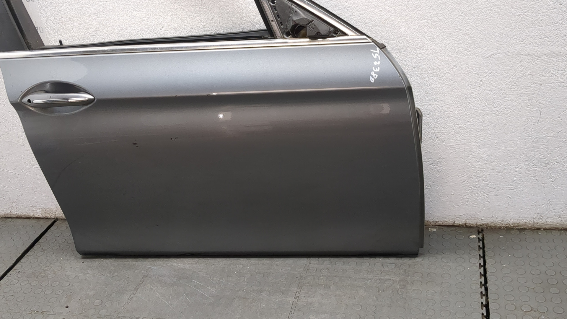 Дверь передняя правая