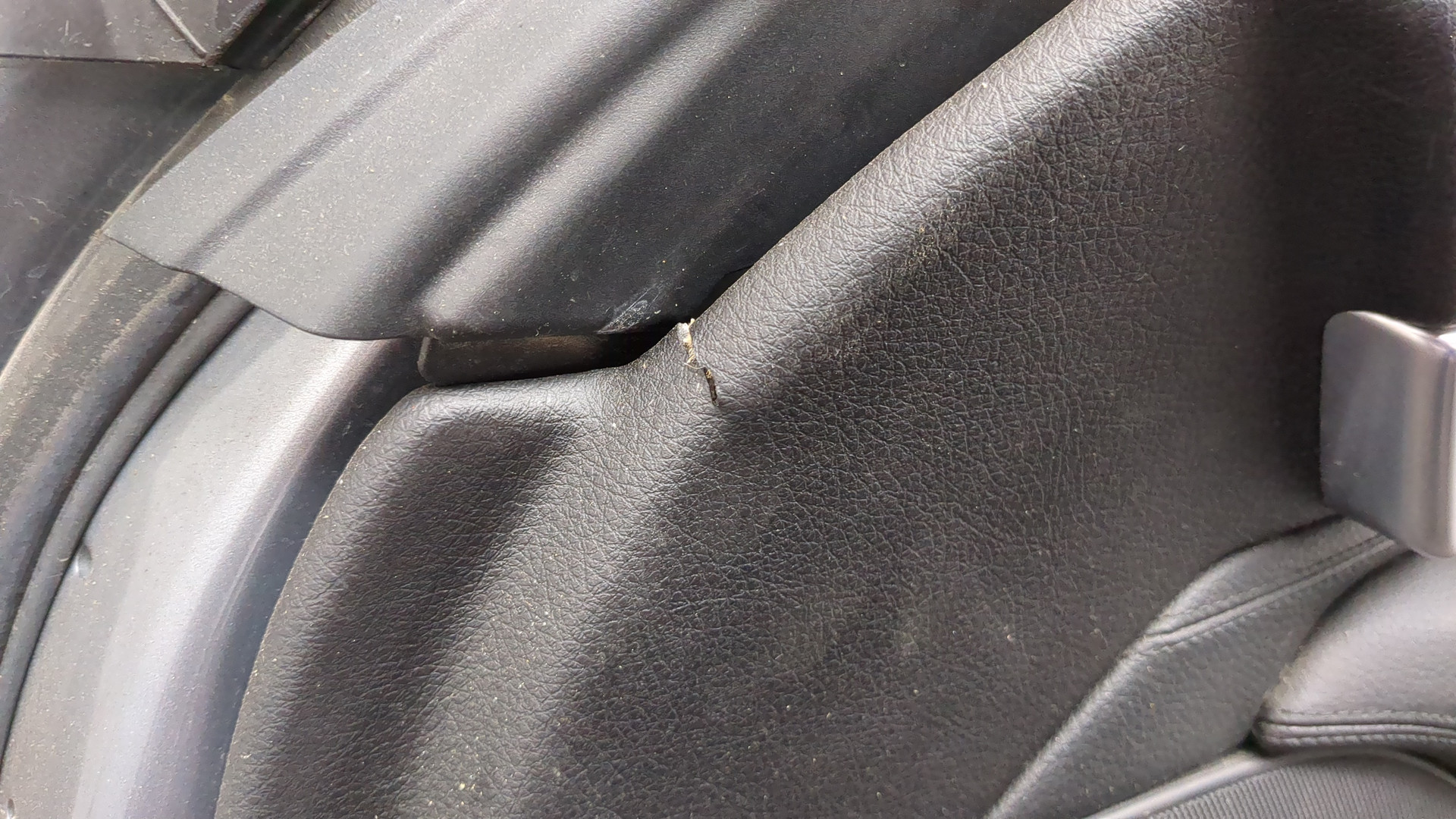 Дверь передняя правая