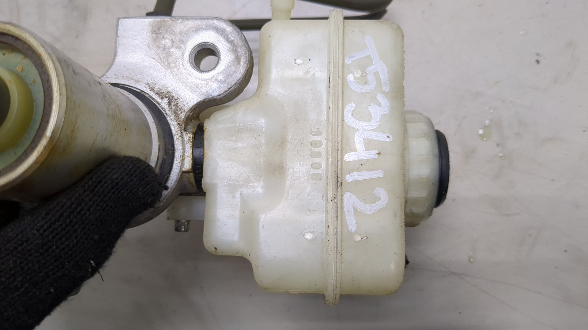 Цилиндр тормозной главный