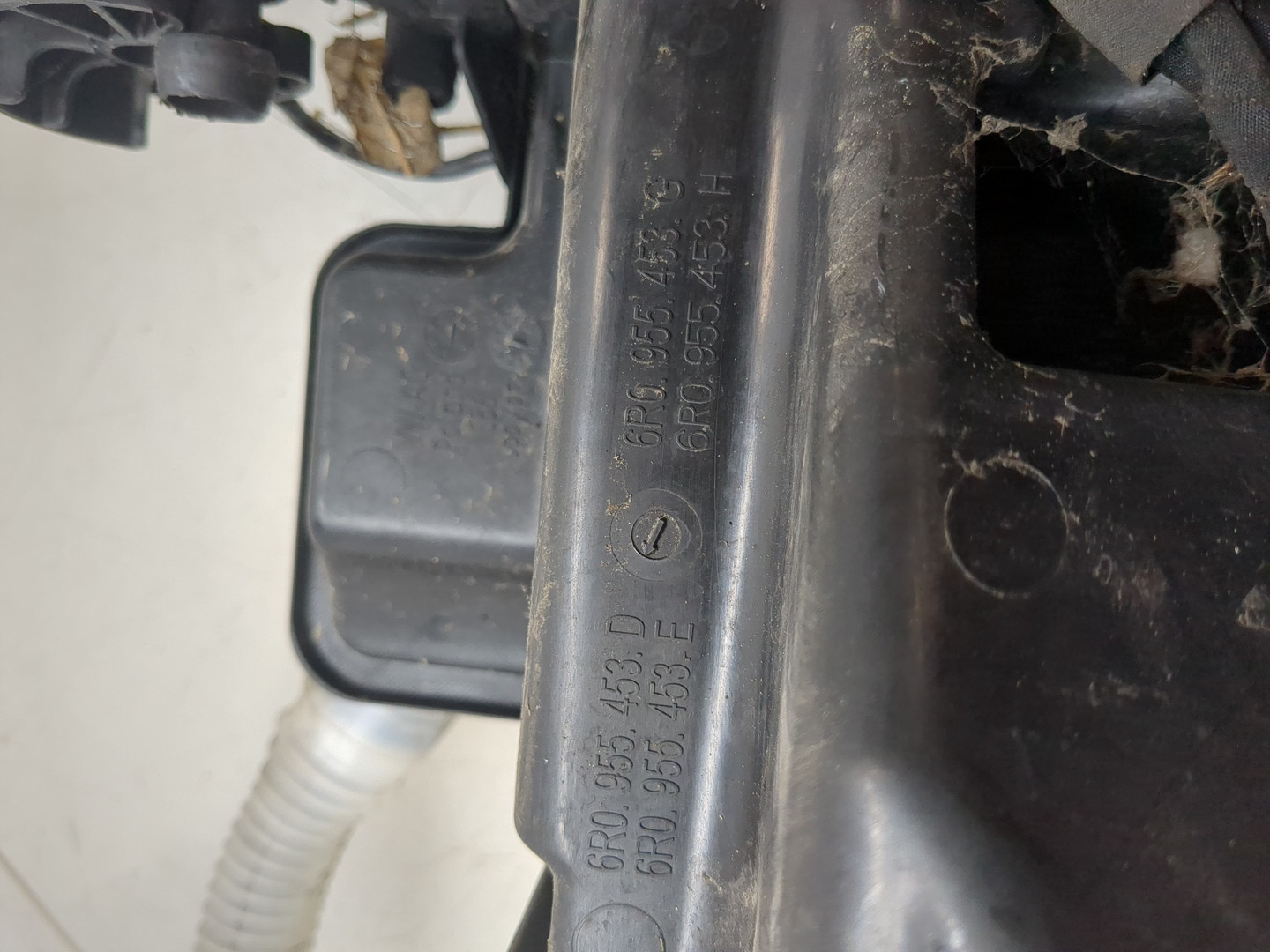 Бачок омывателя лобового стекла