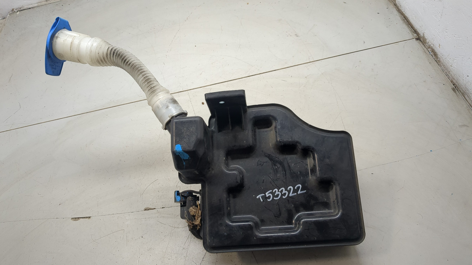 Бачок омывателя лобового стекла