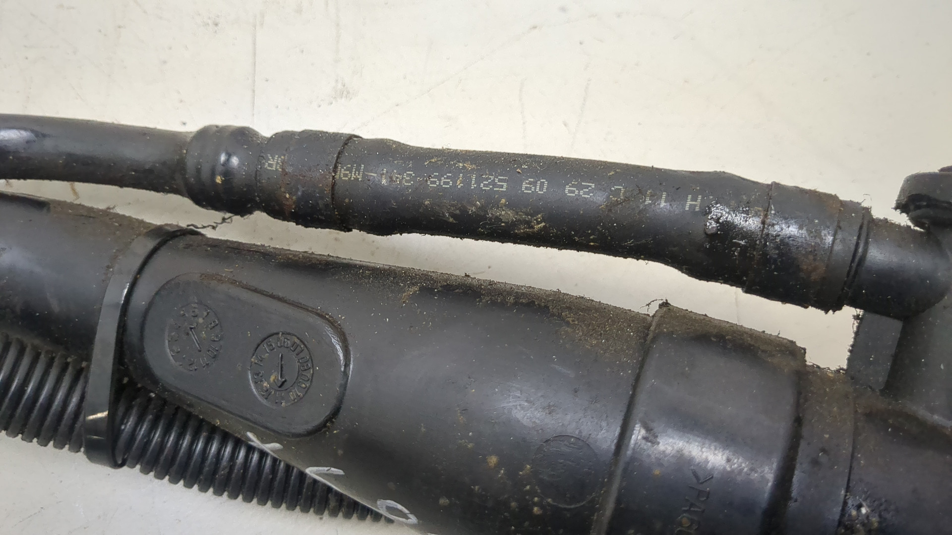 Горловина топливного бака