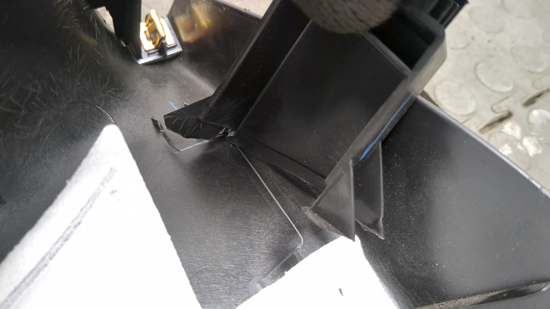 Обшивка двери багажника