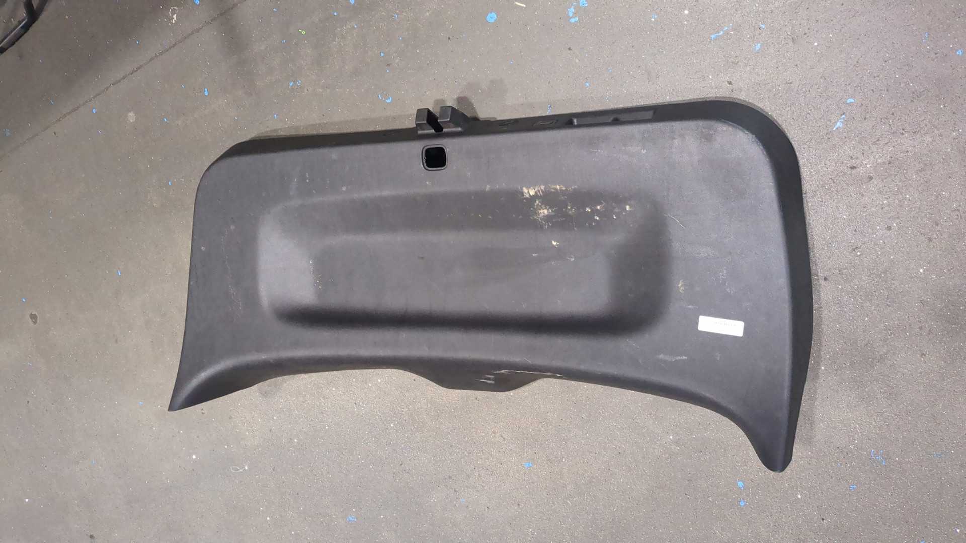 Обшивка двери багажника