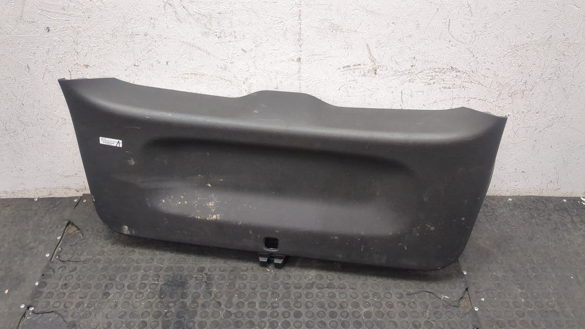 Обшивка двери багажника