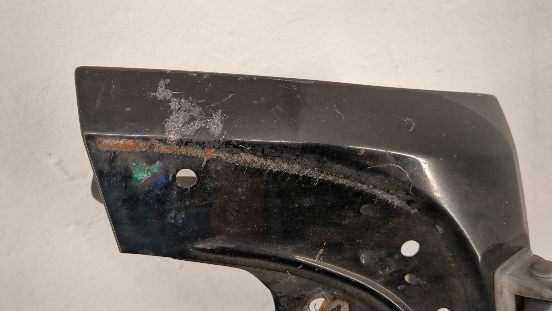 Крыло переднее левое