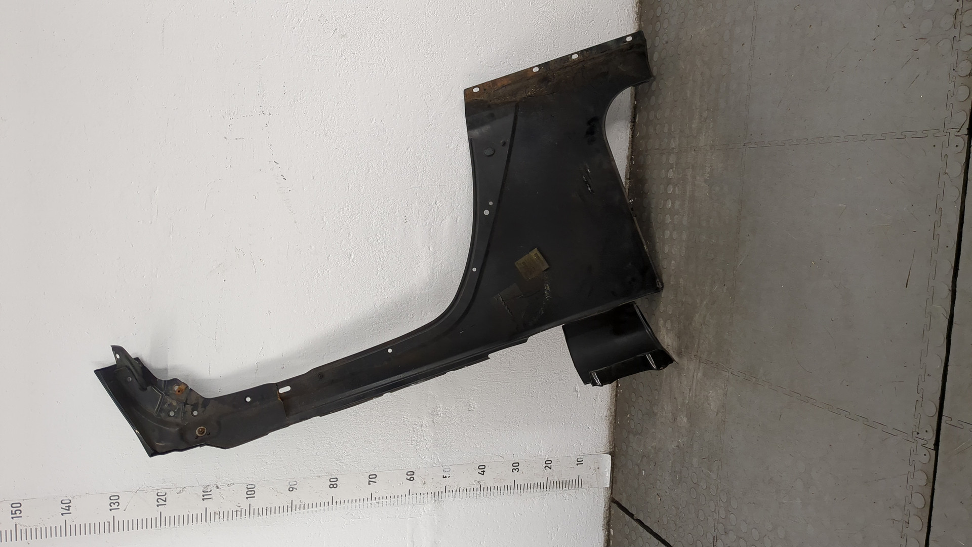 Крыло переднее левое