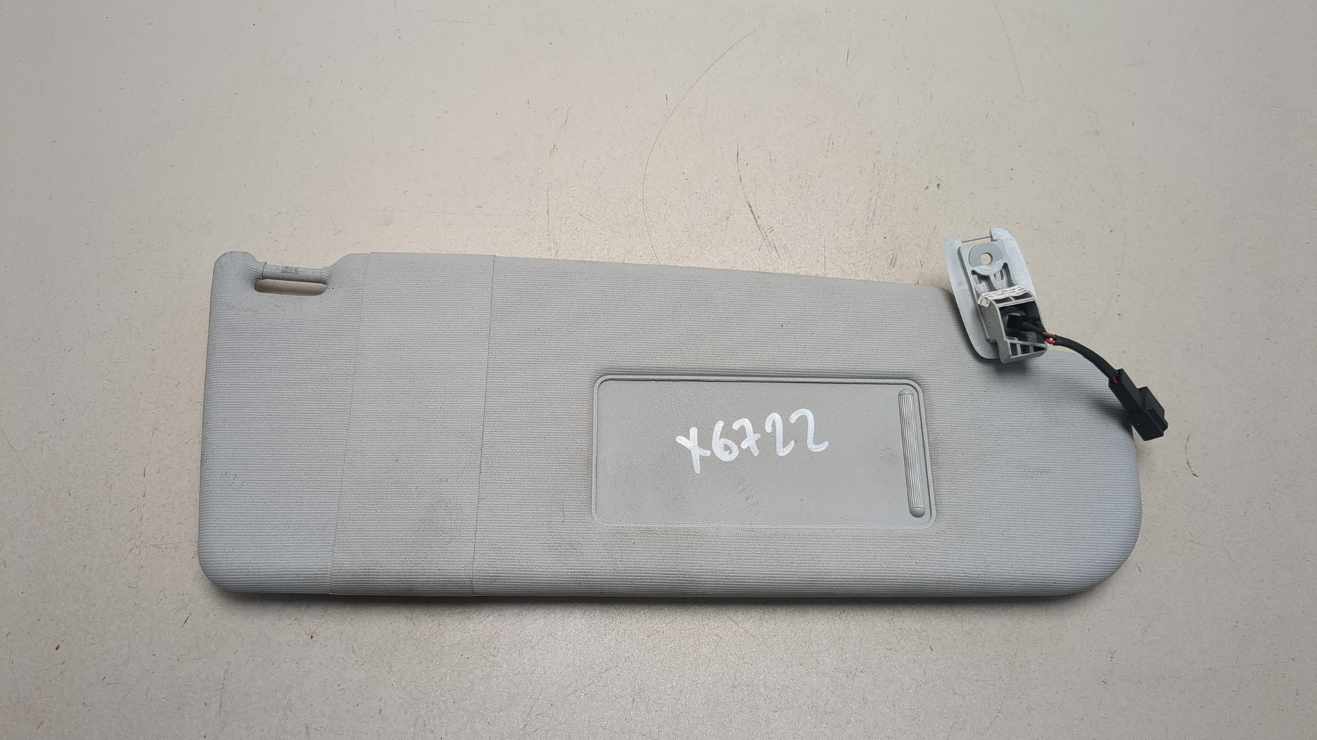 Козырек солнцезащитный