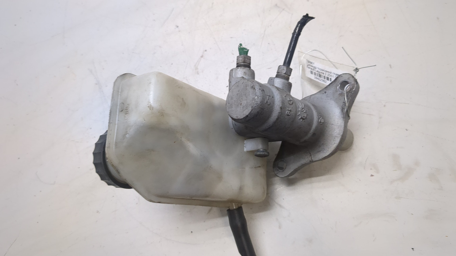 Цилиндр тормозной главный