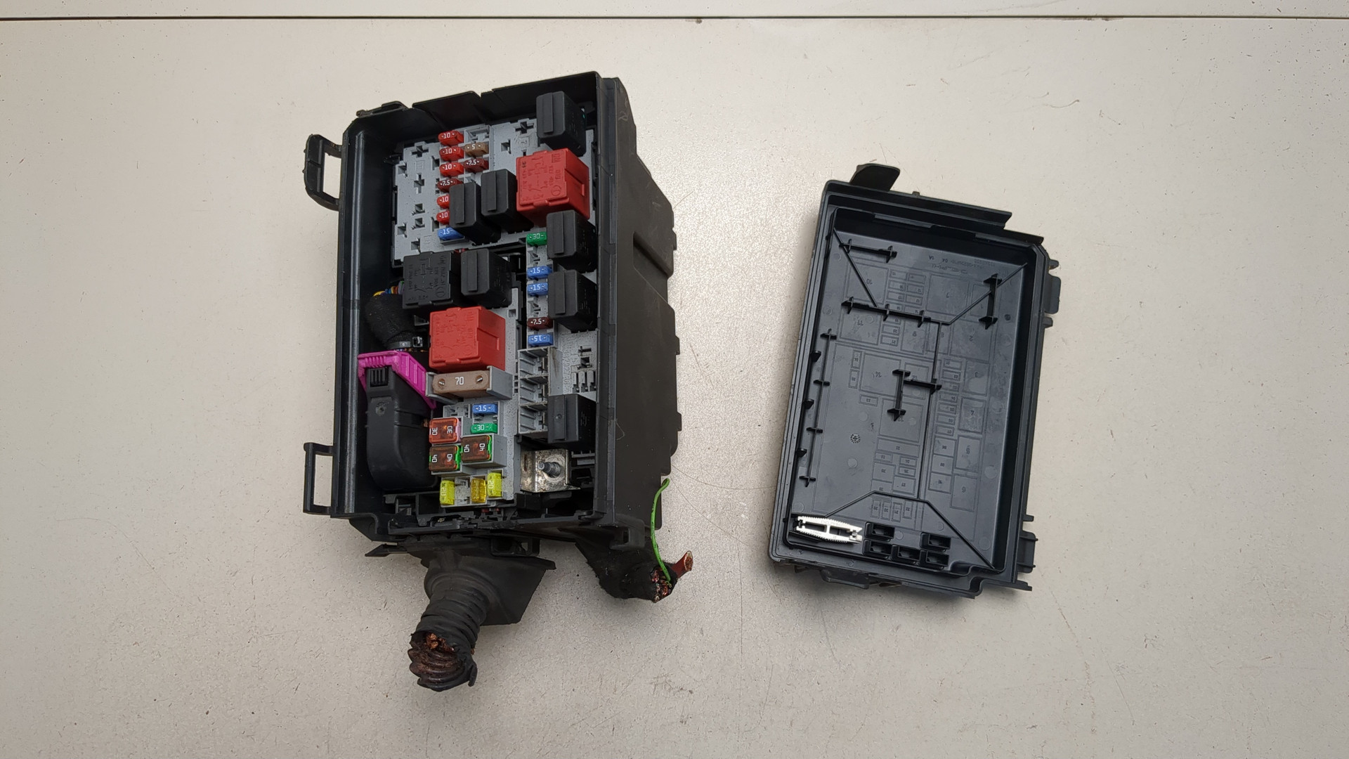 Блок предохранителей