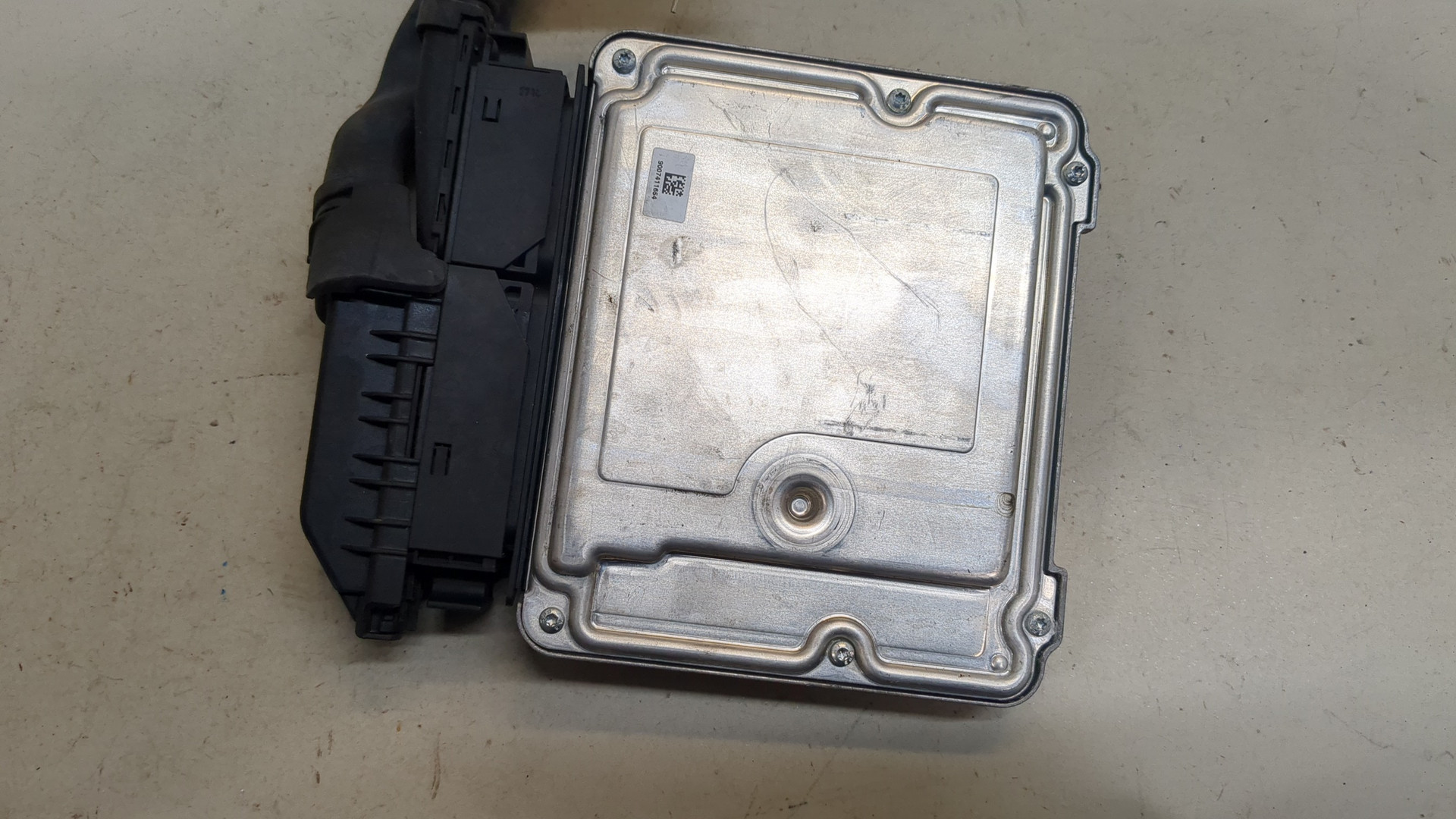 Блок управления двигателем