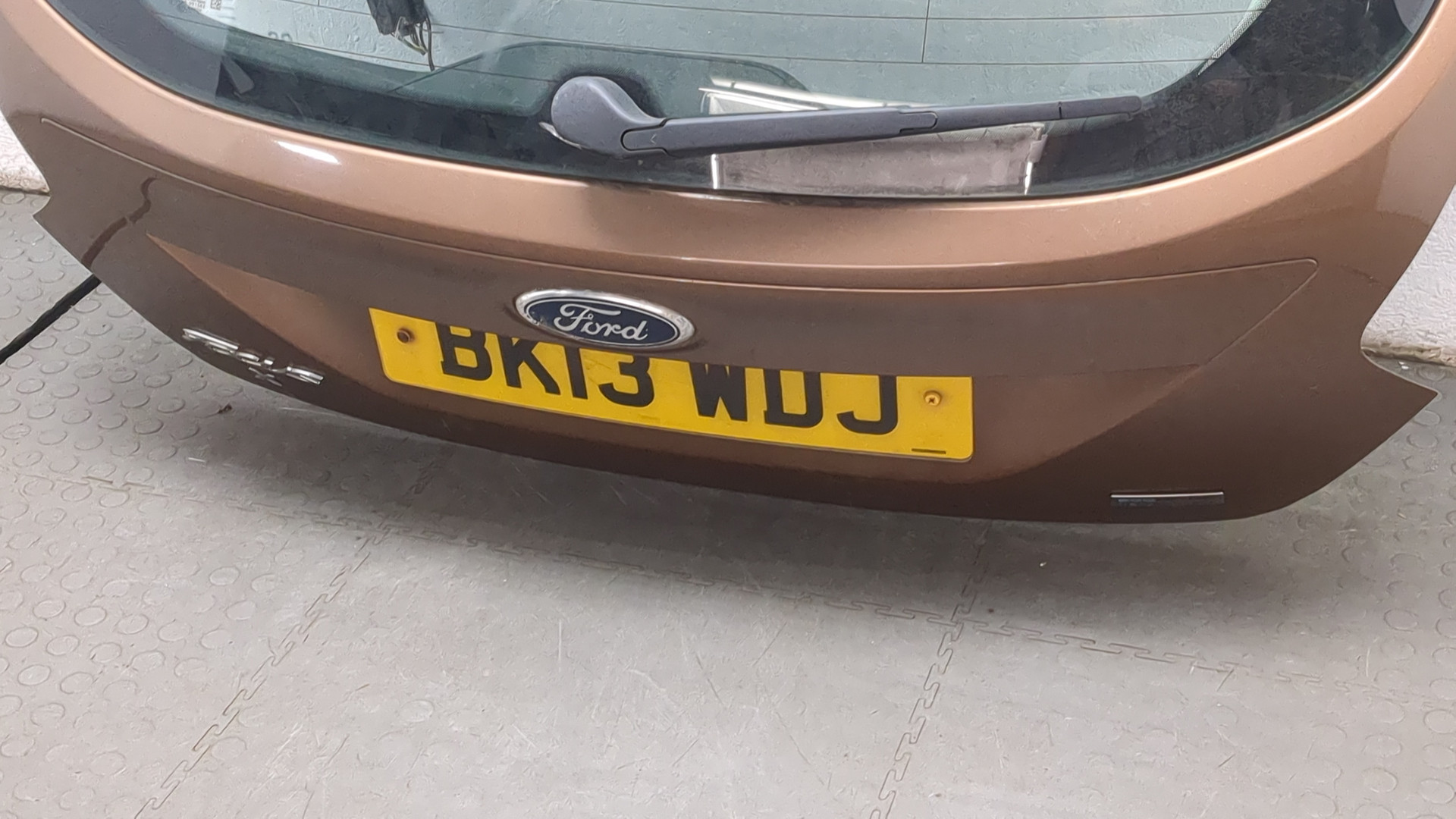 Дверь багажника