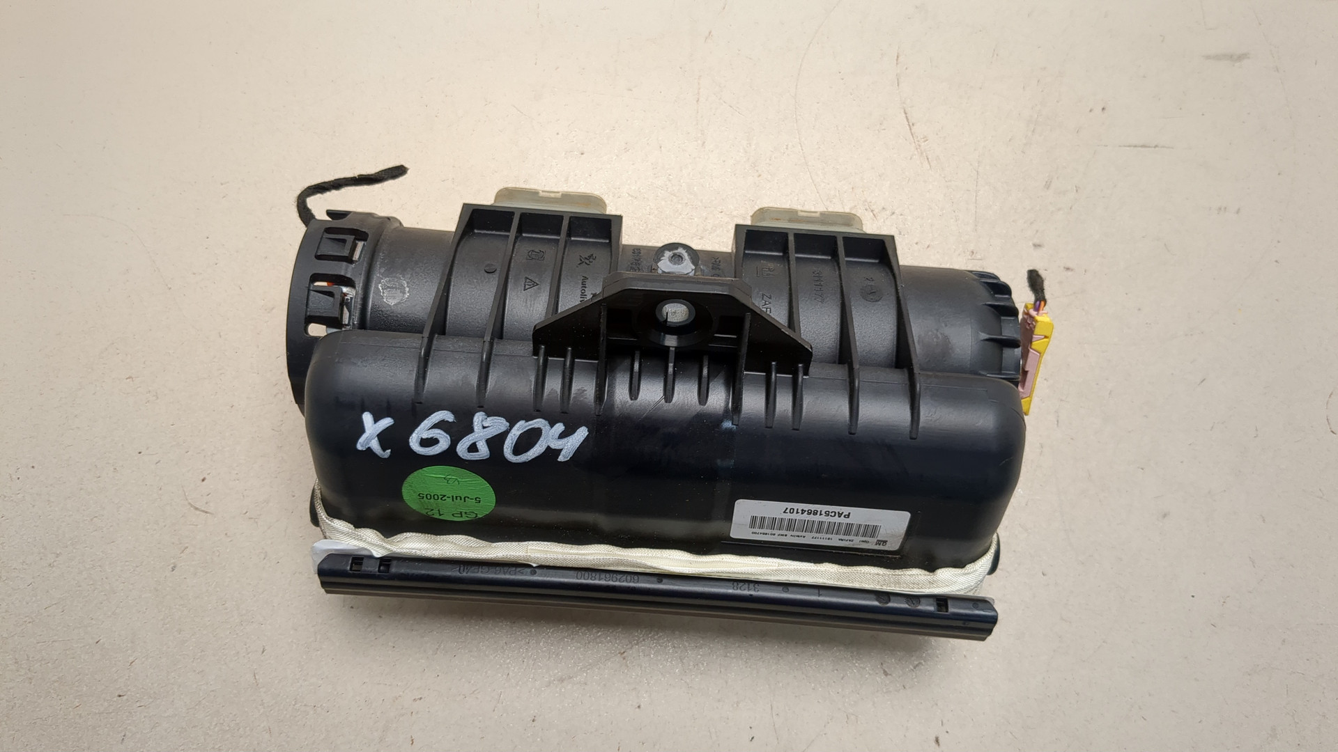 Подушка безопасности пассажирская (в торпедо)