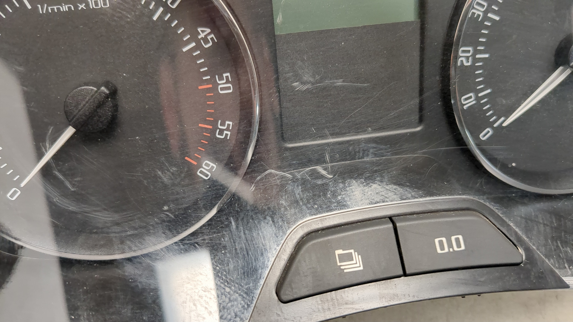 Панель приборов