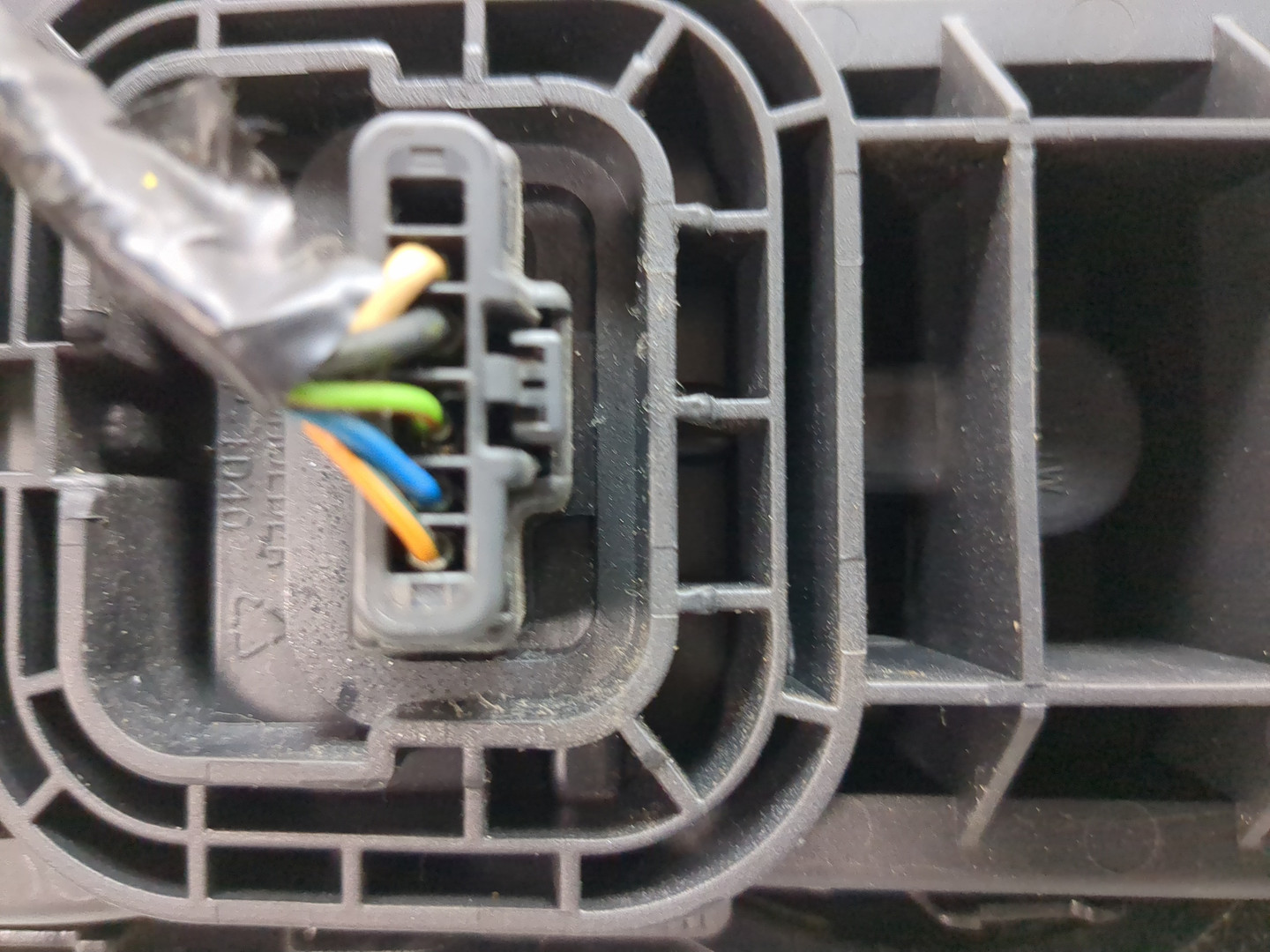 Фонарь задний левый