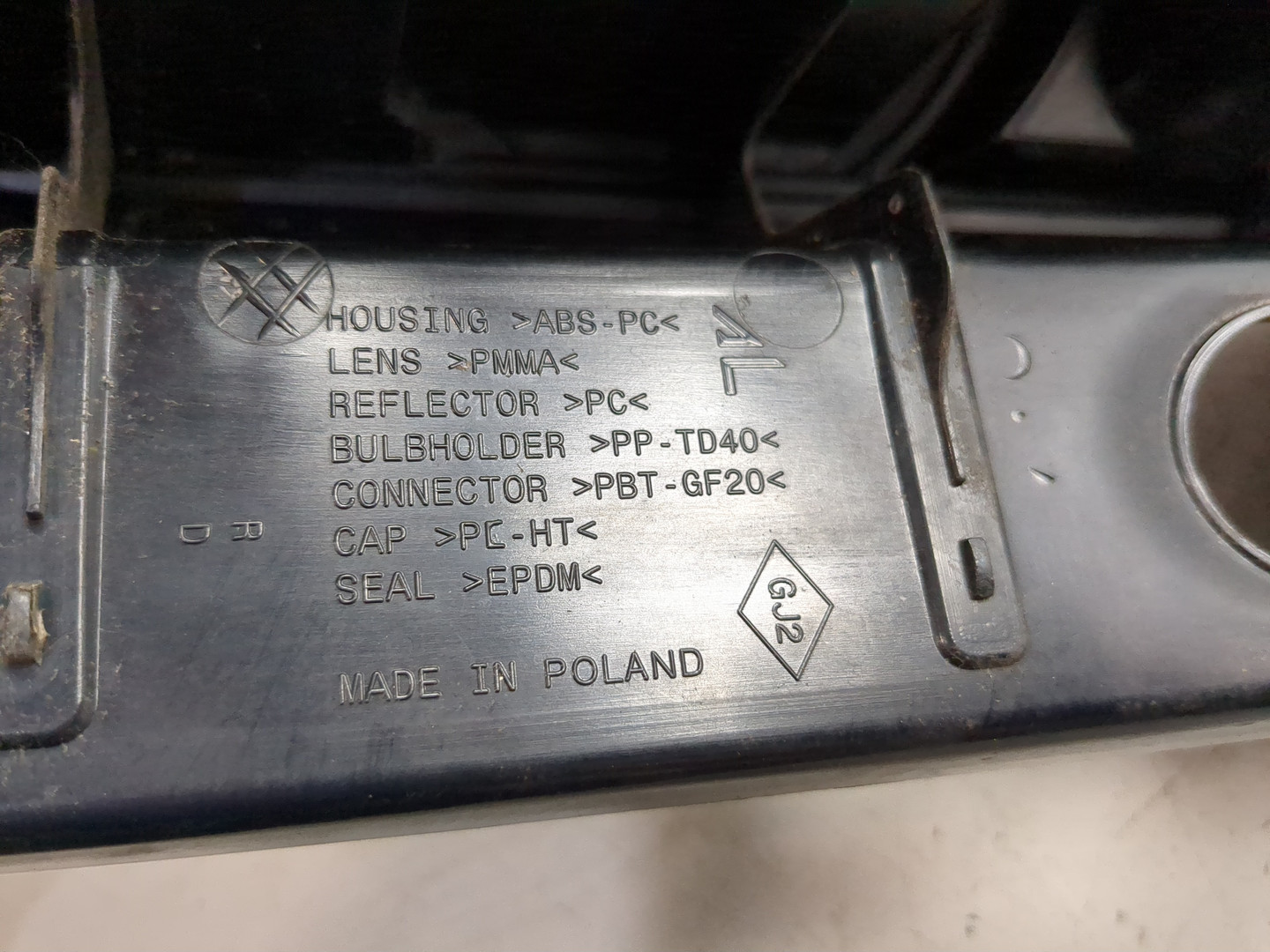 Фонарь задний правый