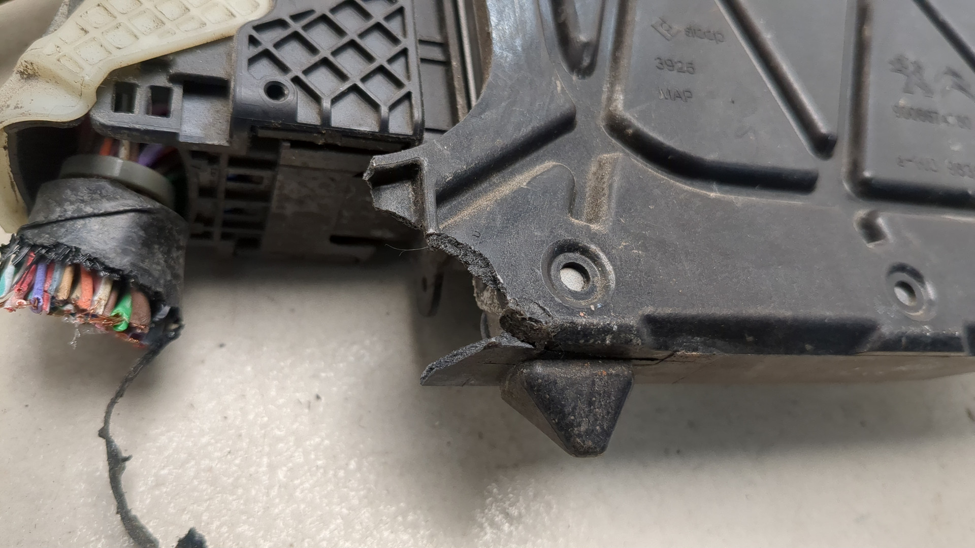 Блок управления двигателем