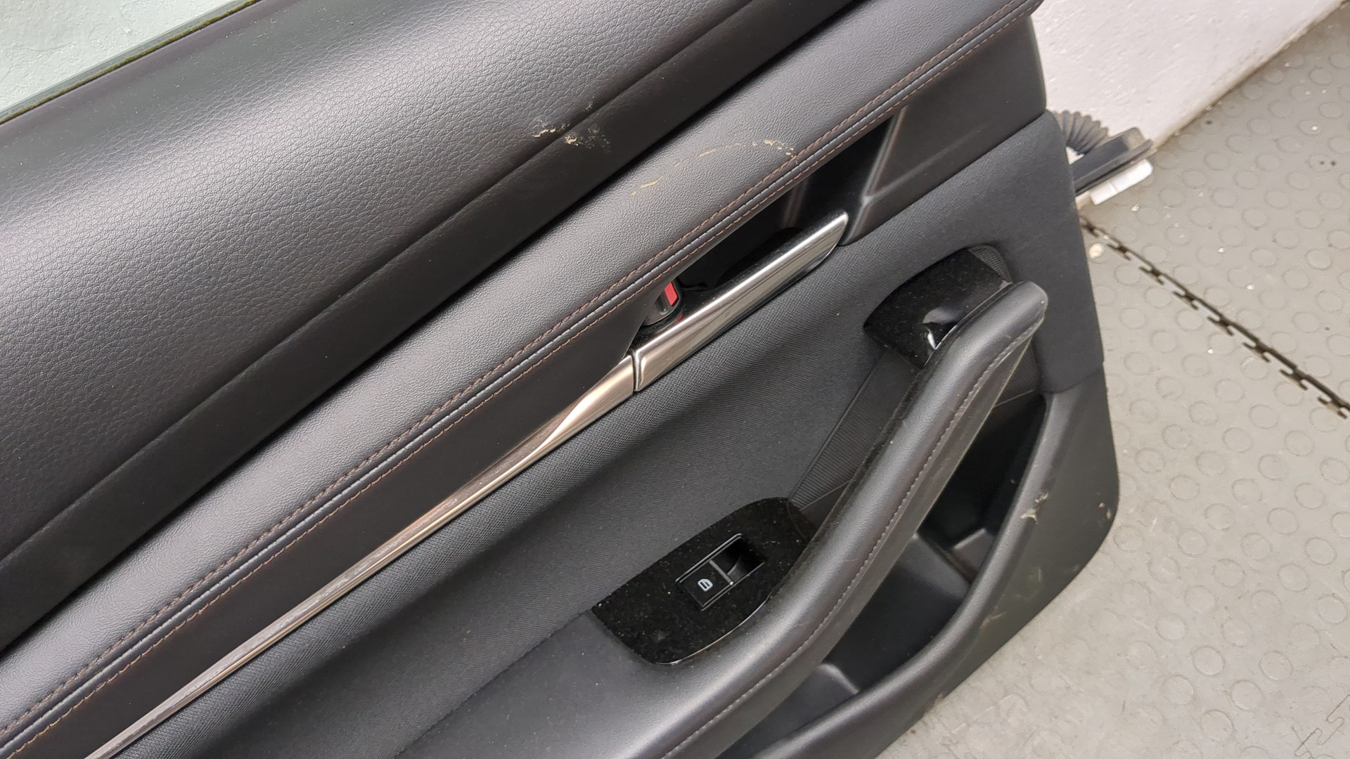 Дверь задняя левая