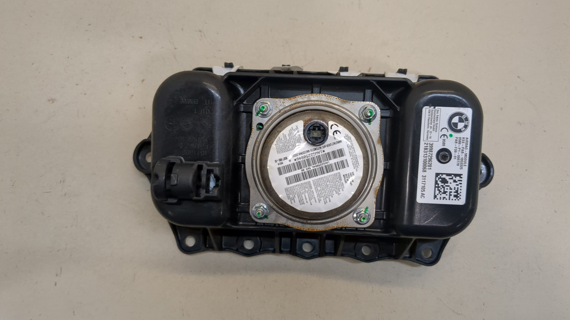 Подушка безопасности пассажирская (в торпедо)