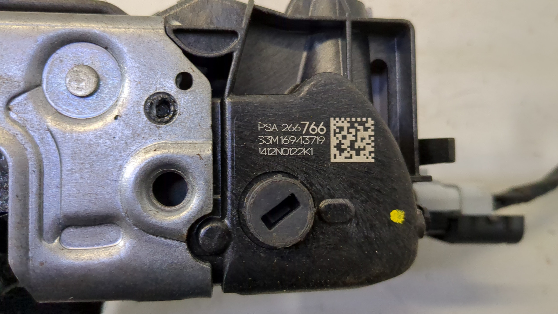 Замок двери задней правой