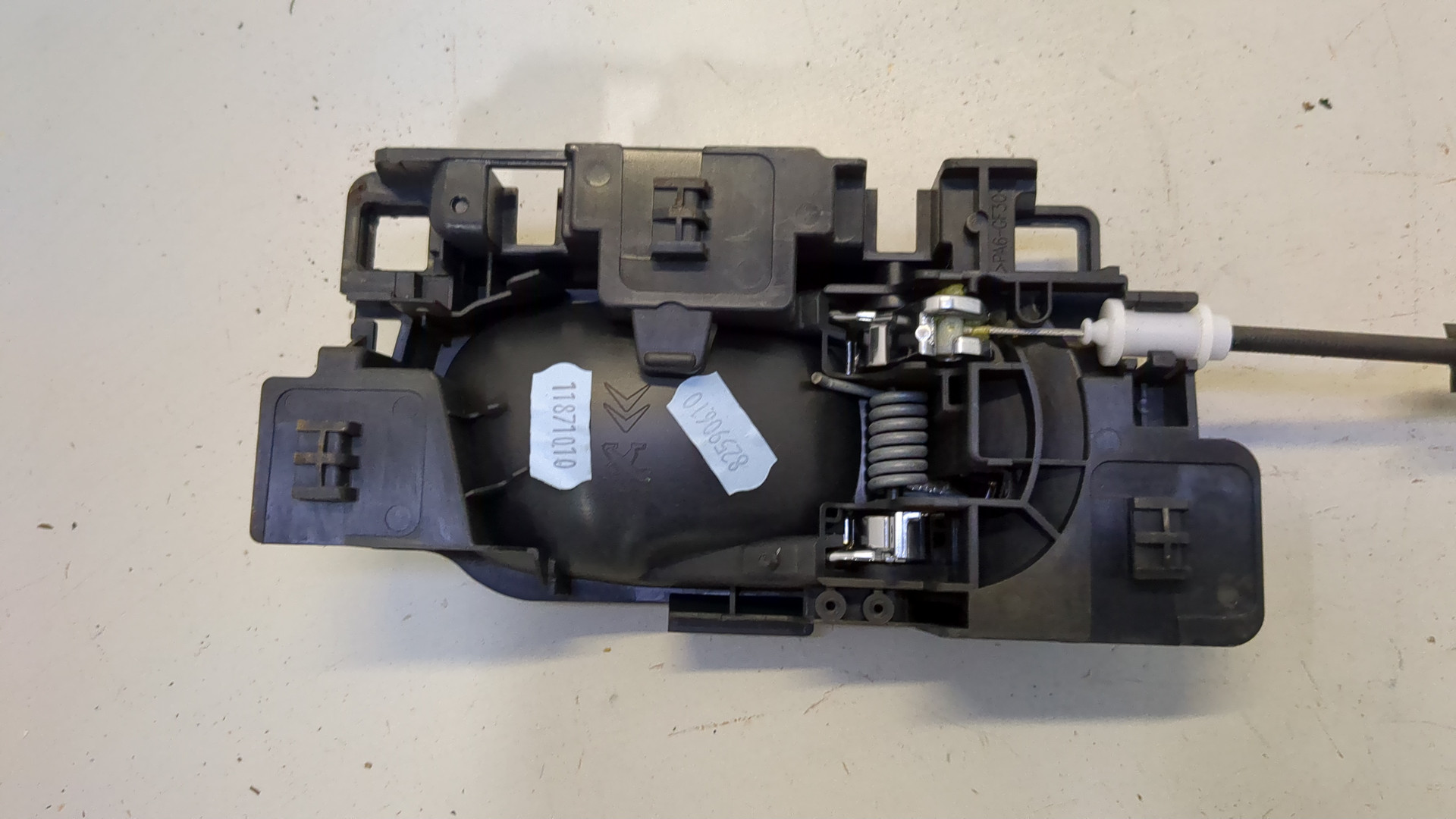 Замок двери задней правой