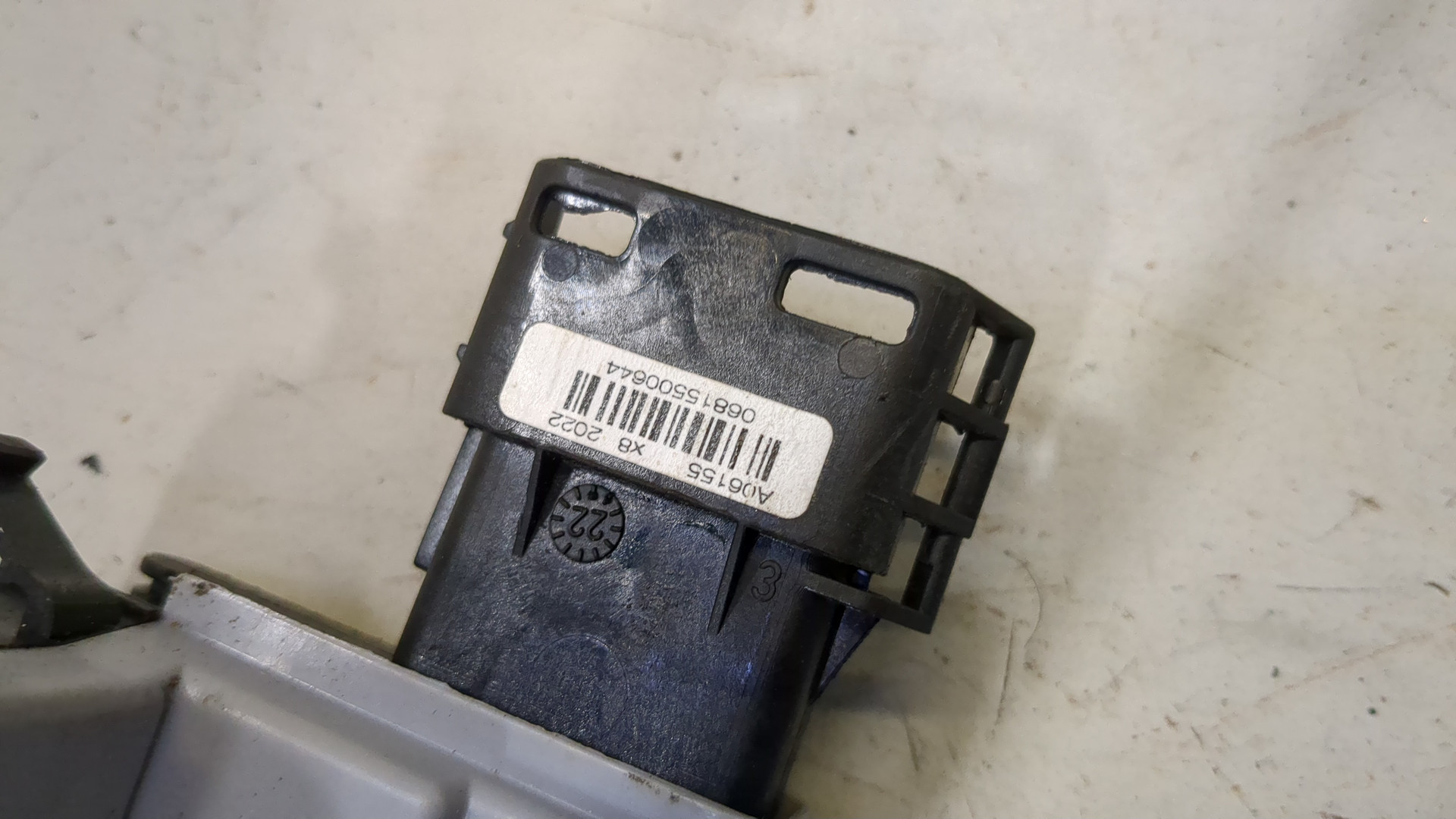 Замок двери задней левой