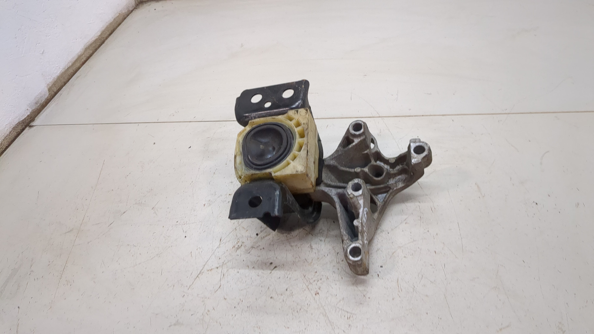 Опора двигателя