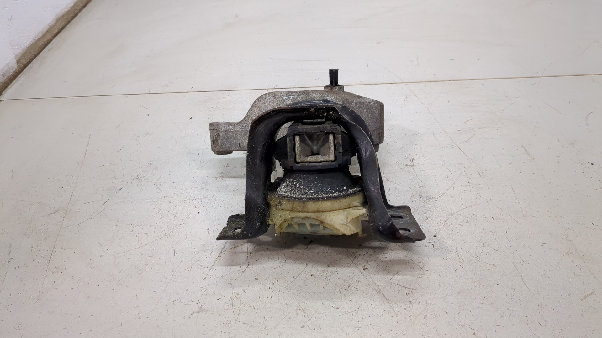 Опора двигателя